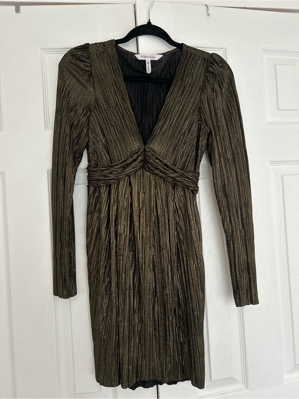BCBGeneration Metallic Gold Long Sleeve Plissé Deep V-Neck Dress